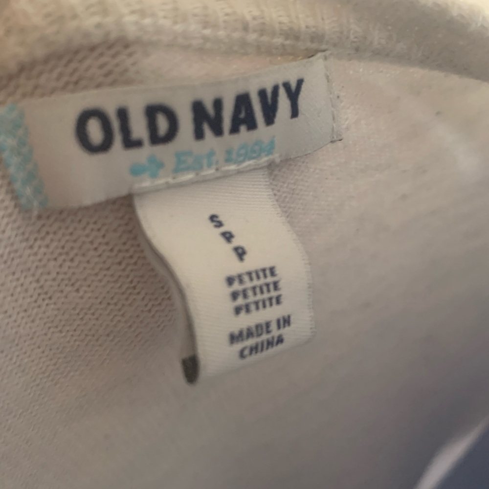 Sweaters. - Picture 2 of 16
